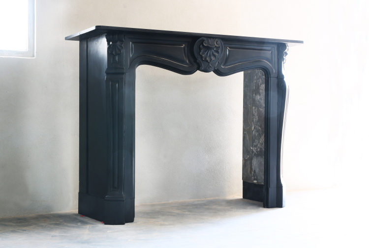 Noir de Mazy fireplace