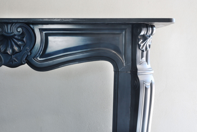 Noir de Mazy fireplace