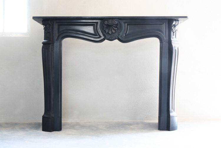 Noir de Mazy fireplace