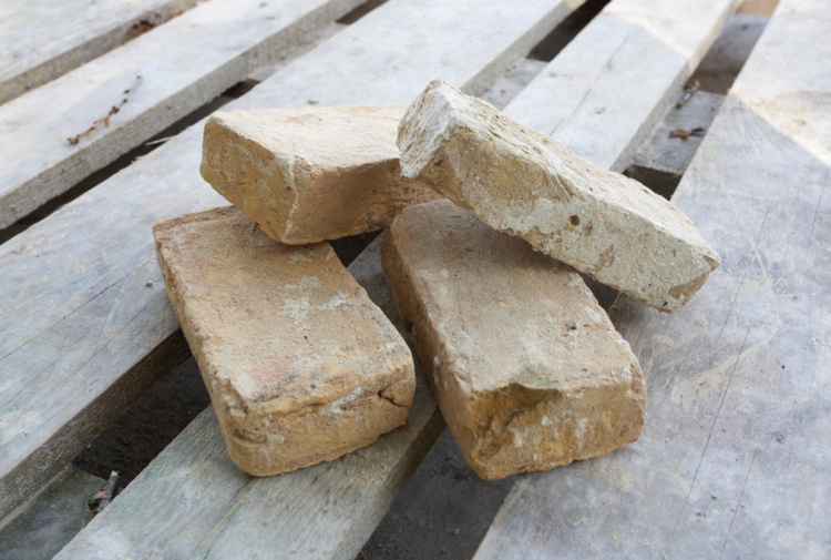 old handmade 'ijsselsteentjes'
