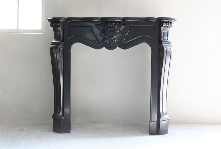 Noir de Mazy fireplace